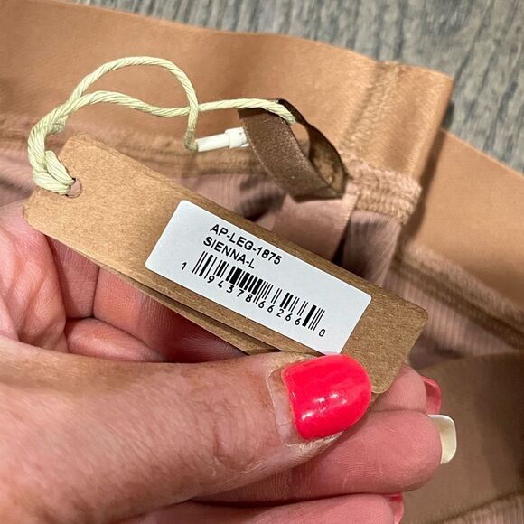 NWT Skims Paralympics 2022 USA Capsule Leggings Sienna Size L - Picture 5 of 10